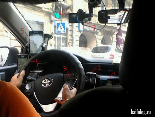 Реклама на умных видеоэкранах в салоне такси во Владивостоке