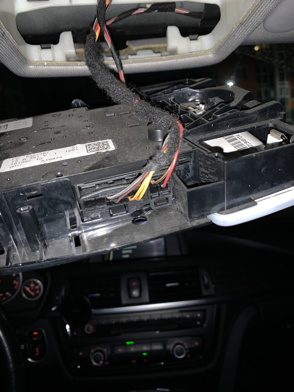 Подключение видеорегистратора к плафону — BMW 3 series (F30), 1,6 л ...