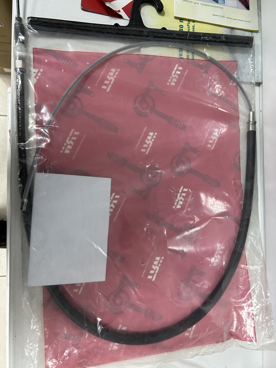 Замена тросиков ручника — Volkswagen Touran (1G), 1,4 л, 2013 года ...