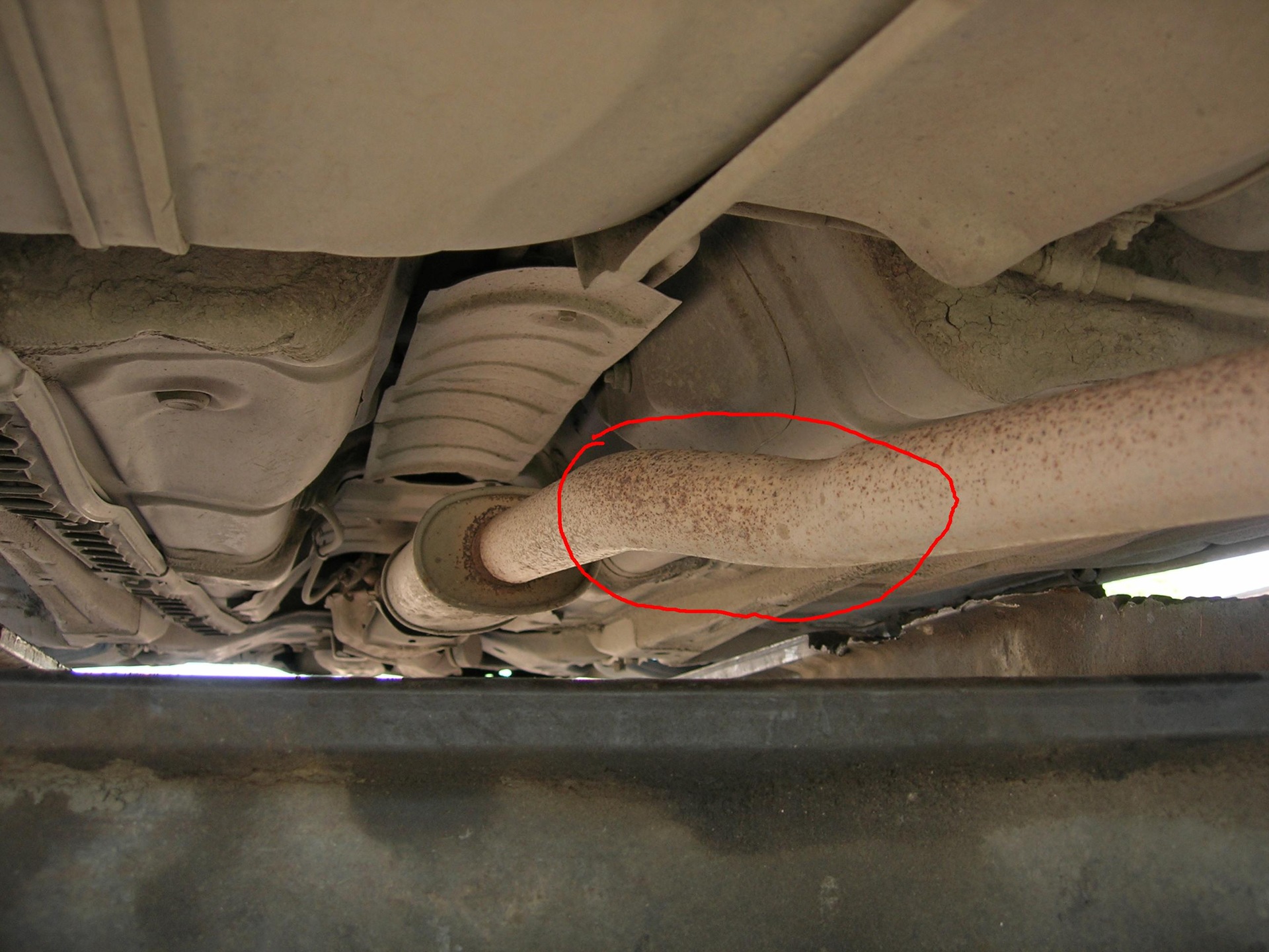 damage - Toyota Carina 18 L 1996