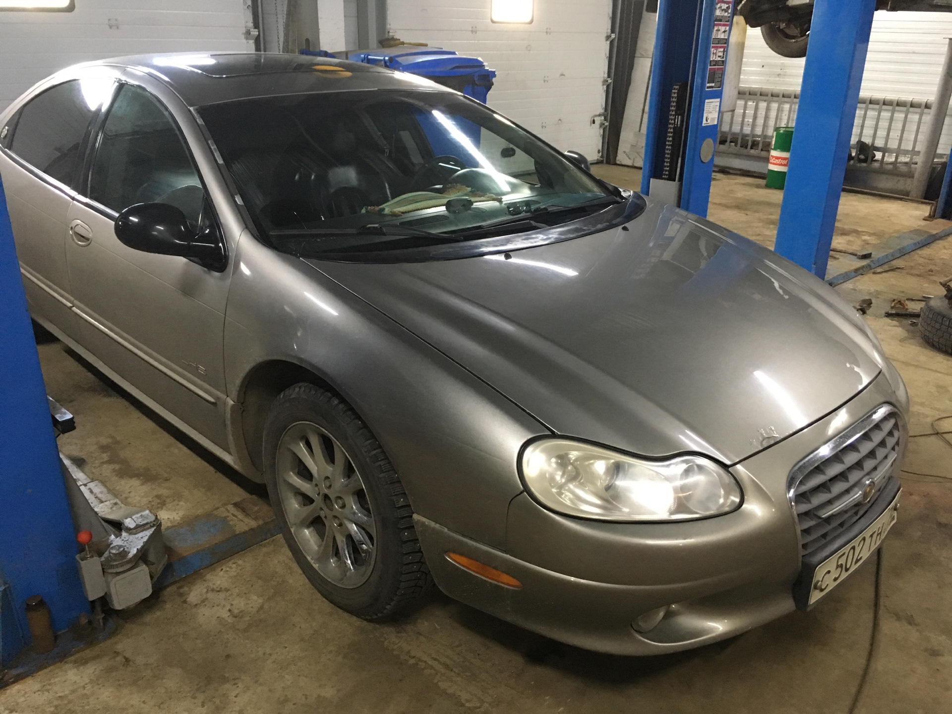 Обслуживание крайслер. Крайслер сервис. Верхний. Chrysler concorde 1 подвеска. Сервисный крайслер.