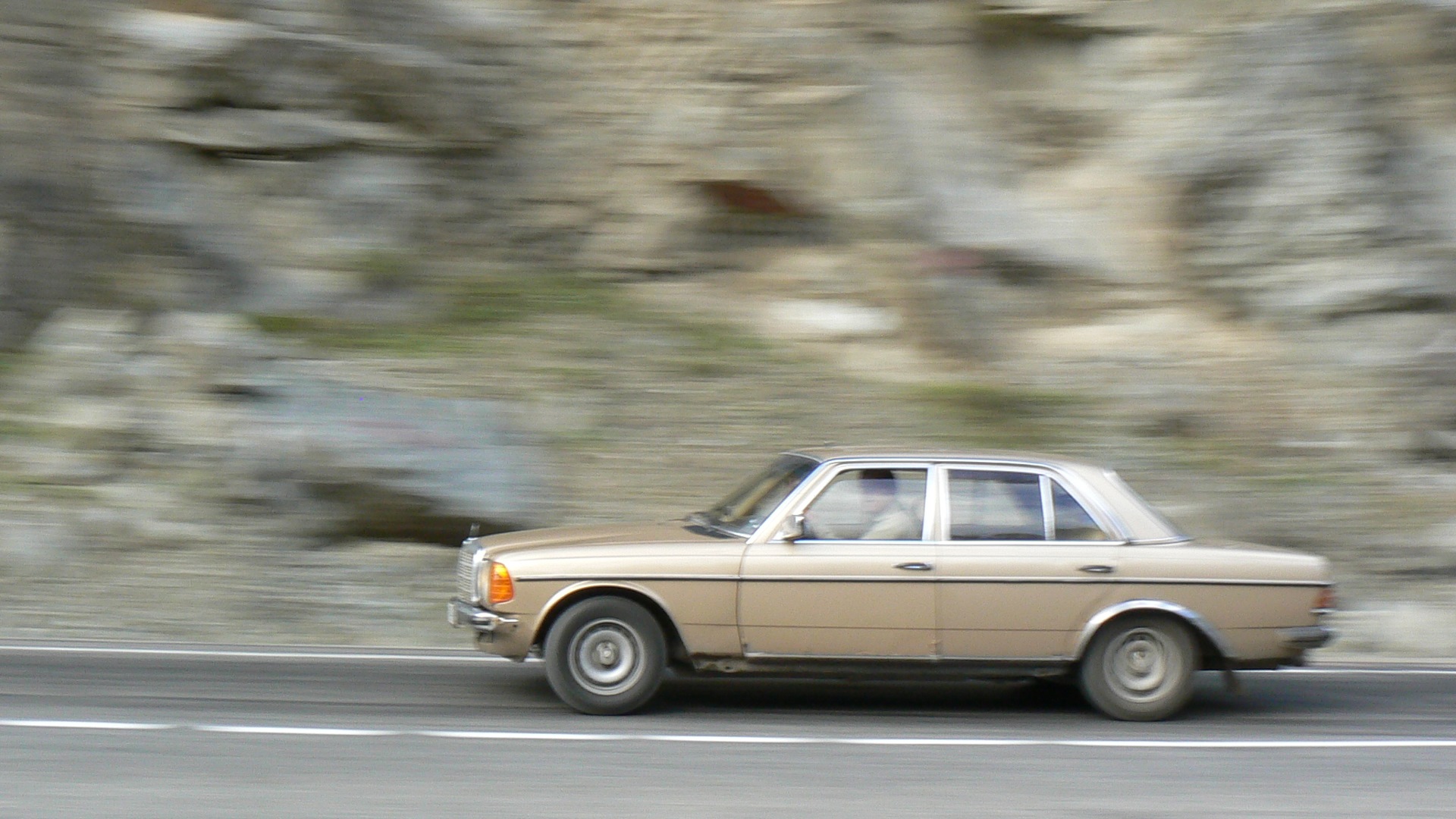 Mercedes-Benz W123 2.3 бензиновый 1982 | 230Е на DRIVE2