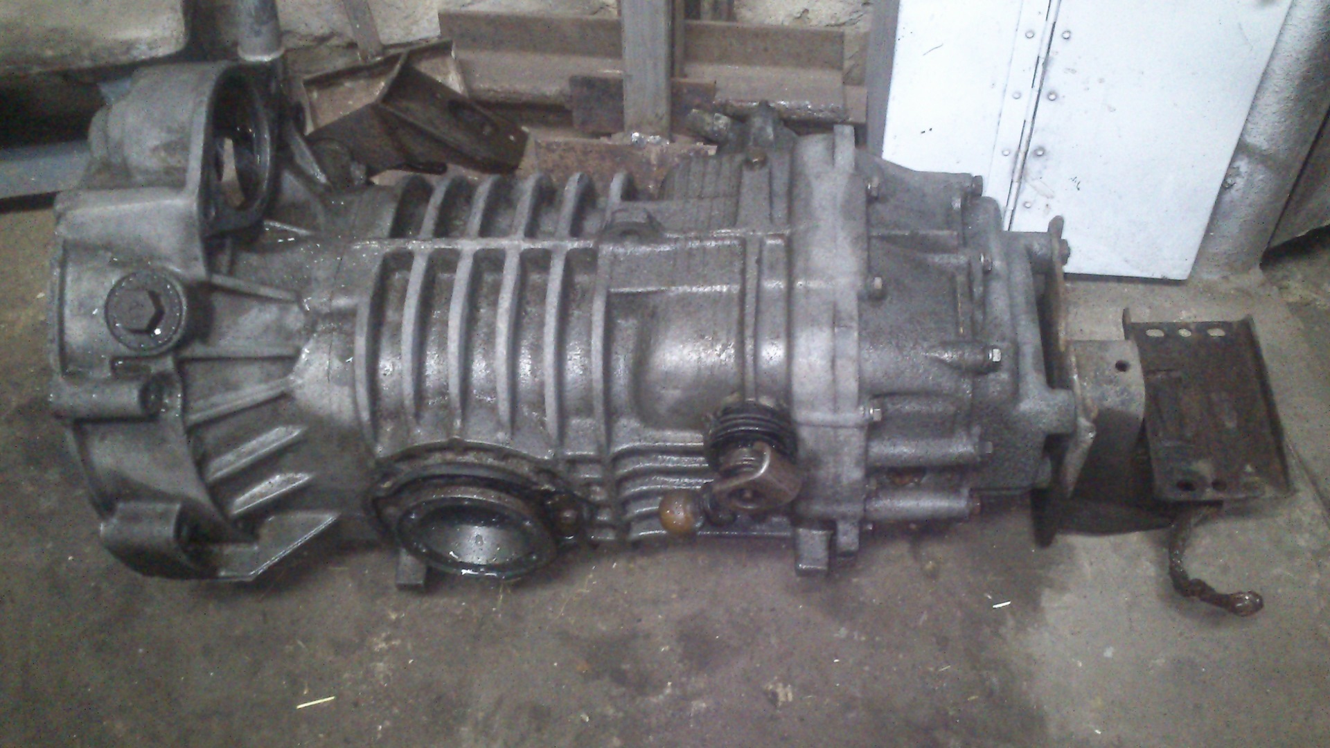 Коробка передач фольксваген т3. Кпп vw t3. Кпп фольксваген т3 реставрация. Кпп vw t3. Кпп vw t3.