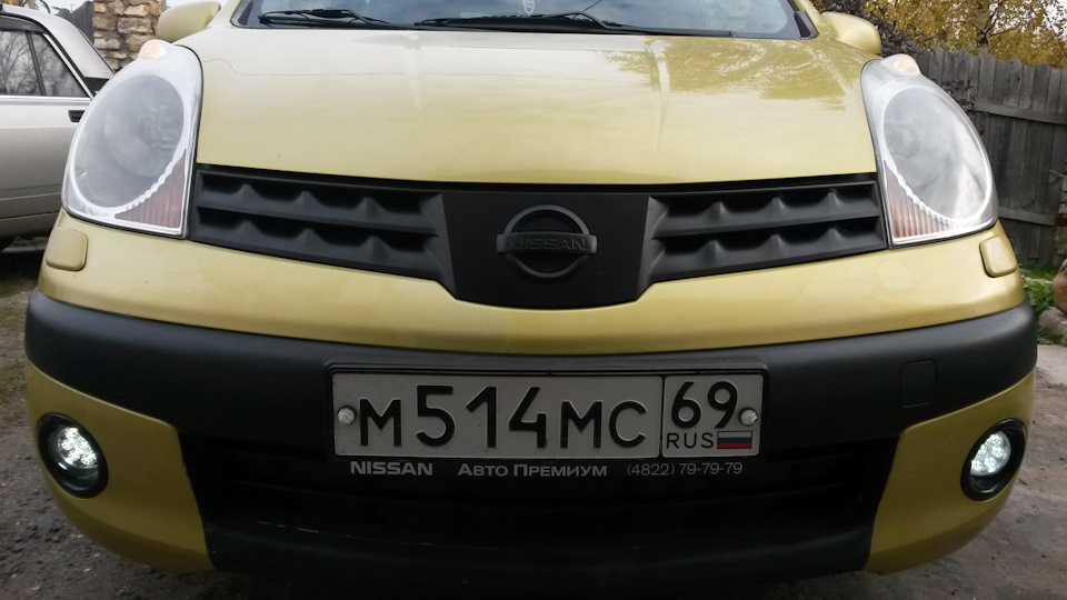 Nissan Note SUNNY YELLOW