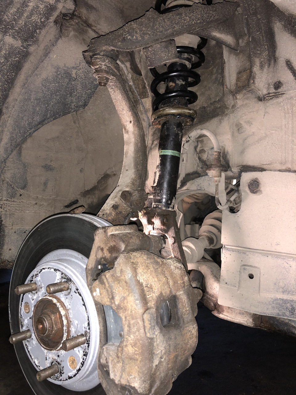 Замена передних пружин и скобы суппорта — Mazda 6 (1G) GG, 2 л, 2006 ...