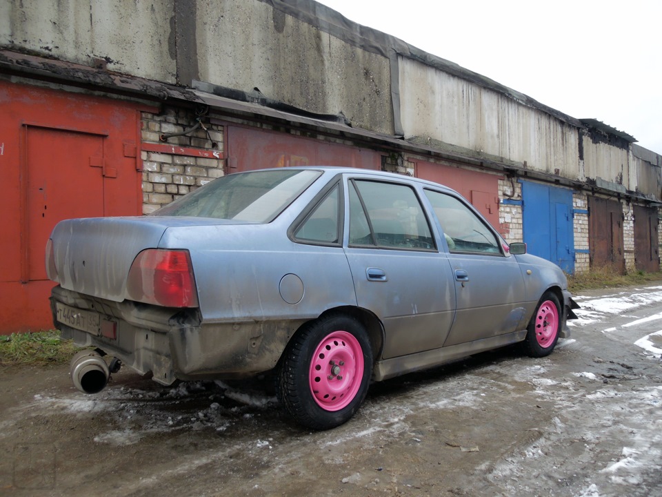 Нексия 1 задние. Daewoo Nexia на колесных проставках. Приподнятый Нексия. Как приподнять нексию.