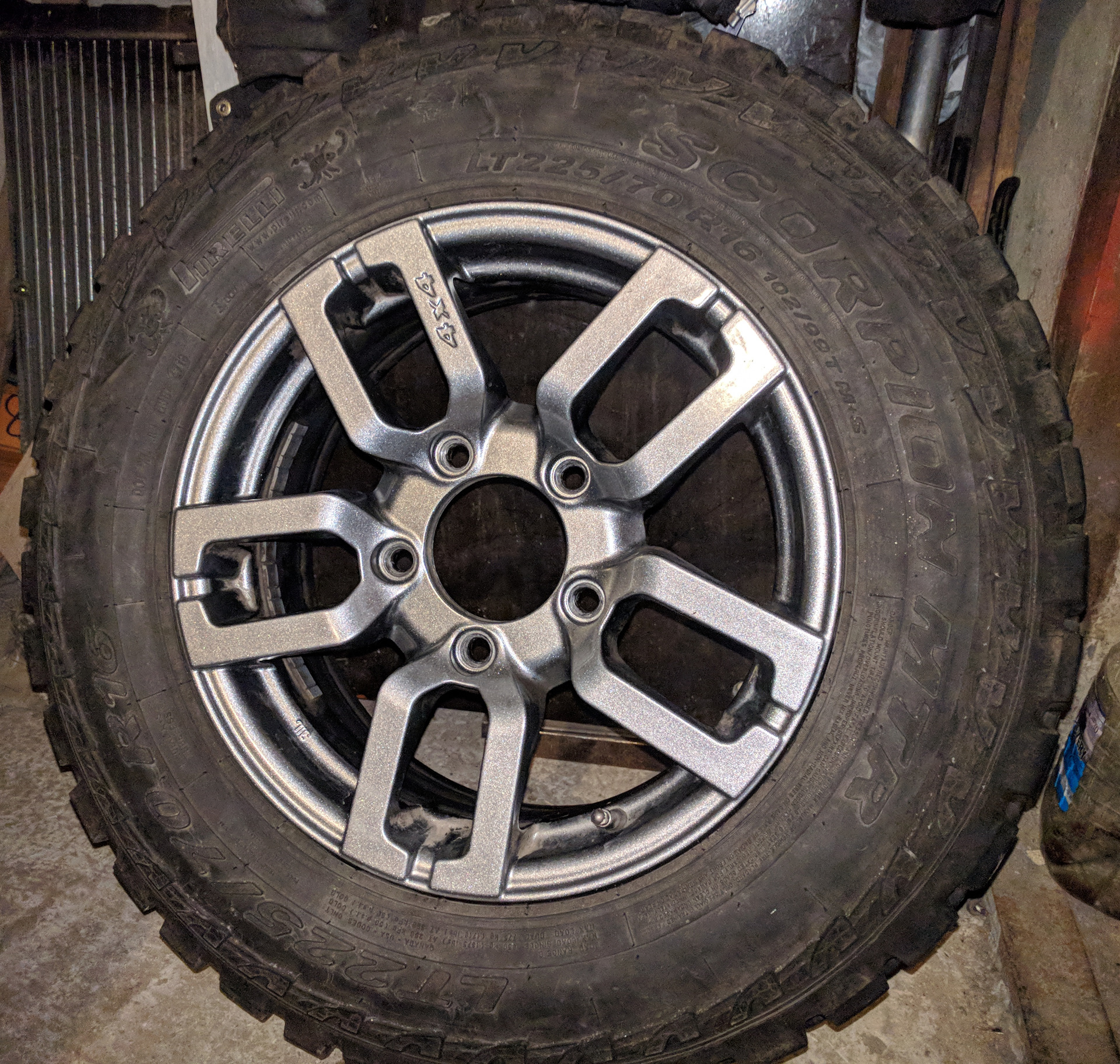 Купил все-же МТ резину с дисками)) — Chevrolet Niva, 1,7 л, 2006 года ...