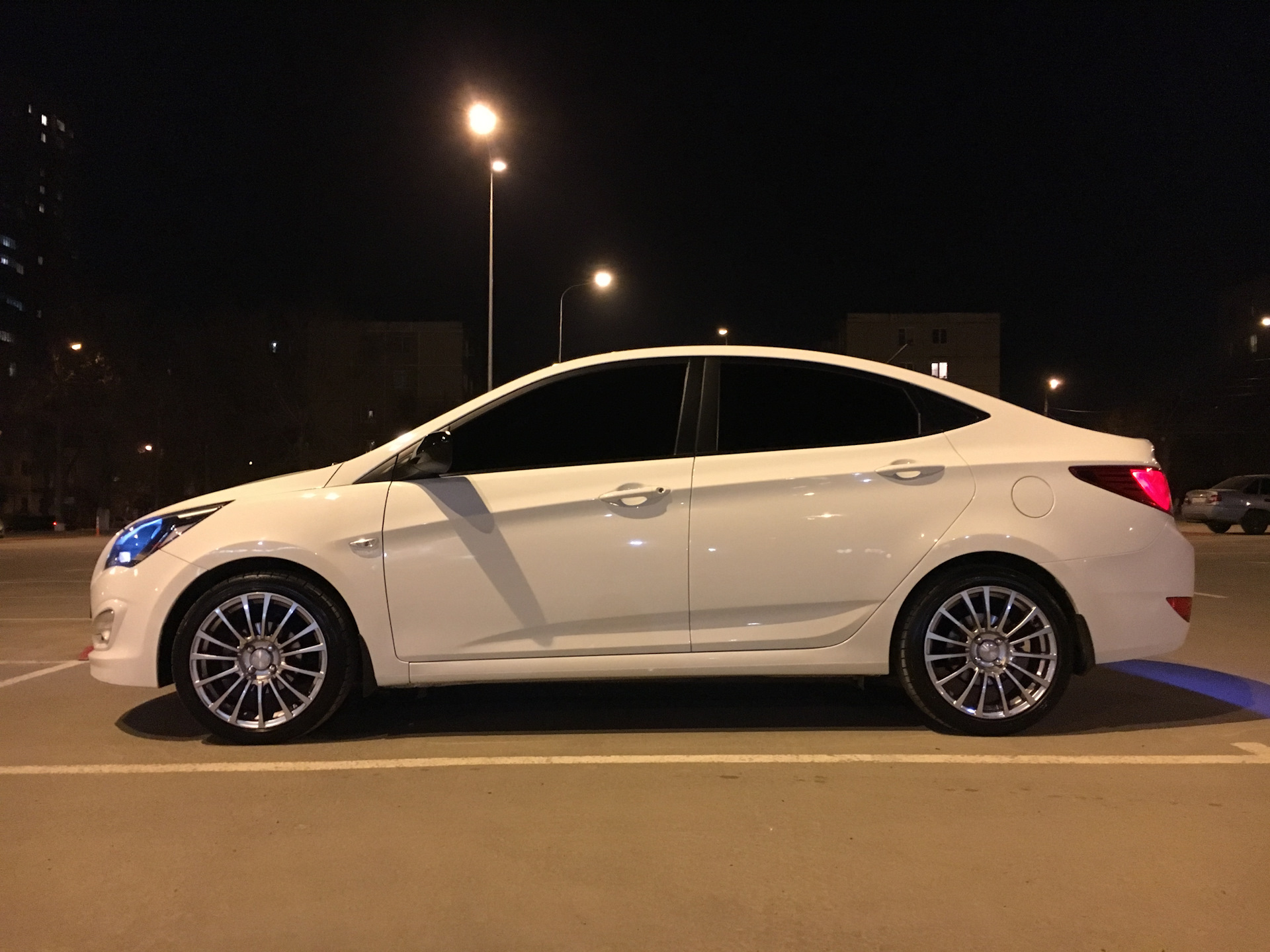 Hyundai solaris 2015 года фото