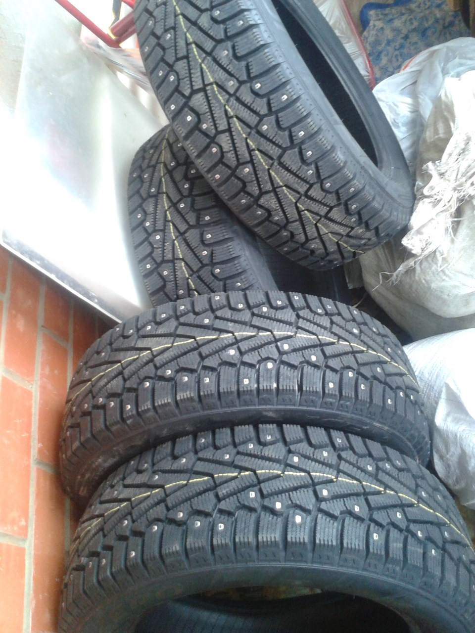 На зиму Pirelli Winter Ice Zero 205/55/R16 — Ford Focus II Hatchback, 1 ...