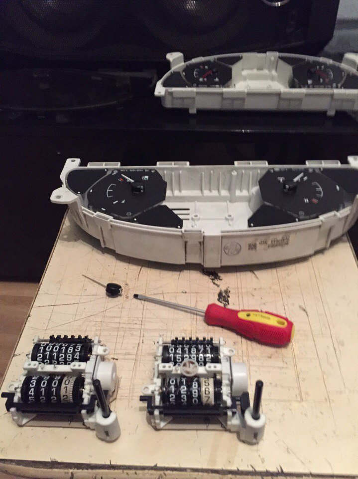 Замена одометра(спидометра), новая приборная панель — новый пробег ...