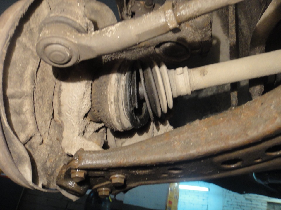 Замена шруса — Volkswagen Polo Hatchback Mk4, 1,4 л, 2003 года | своими ...