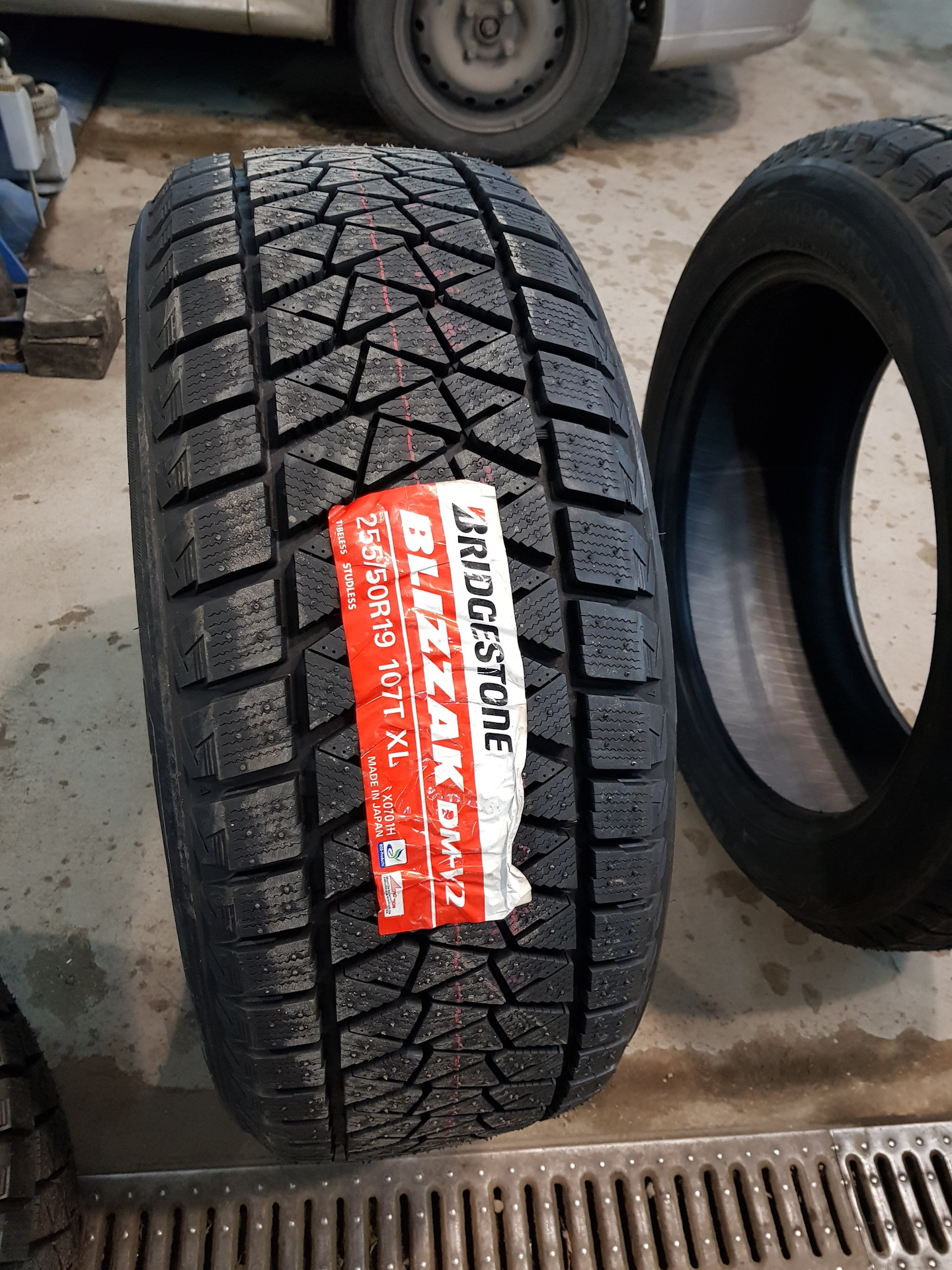 Bridgestone blizzak v3 отзывы. Бриджстоун близак дм-v3. Virbac Bridgestone зимняя. Бриджстоун близак дм-v3 фото.