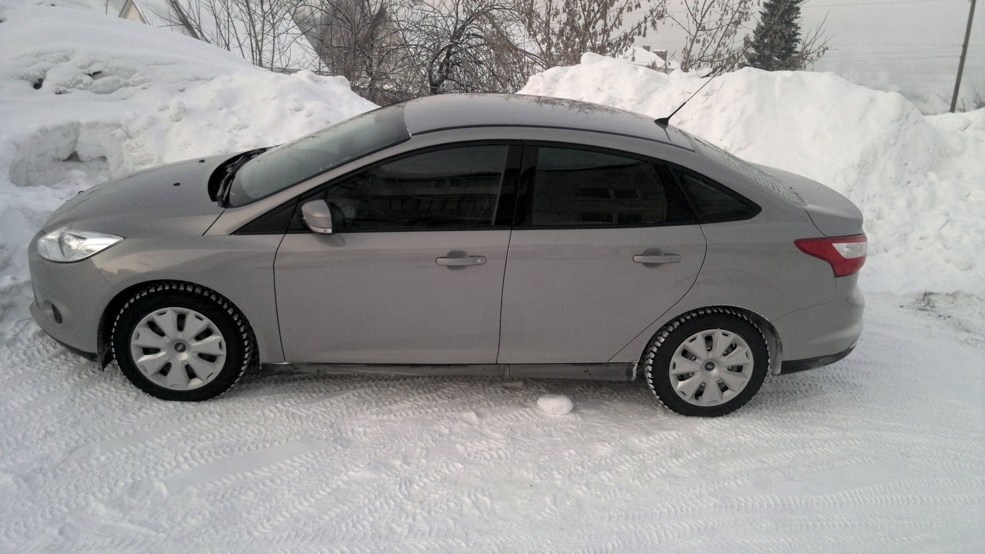 Ford Focus III Hatchback 1.6 бензиновый 2012 | серо-голубой металлик) на  DRIVE2