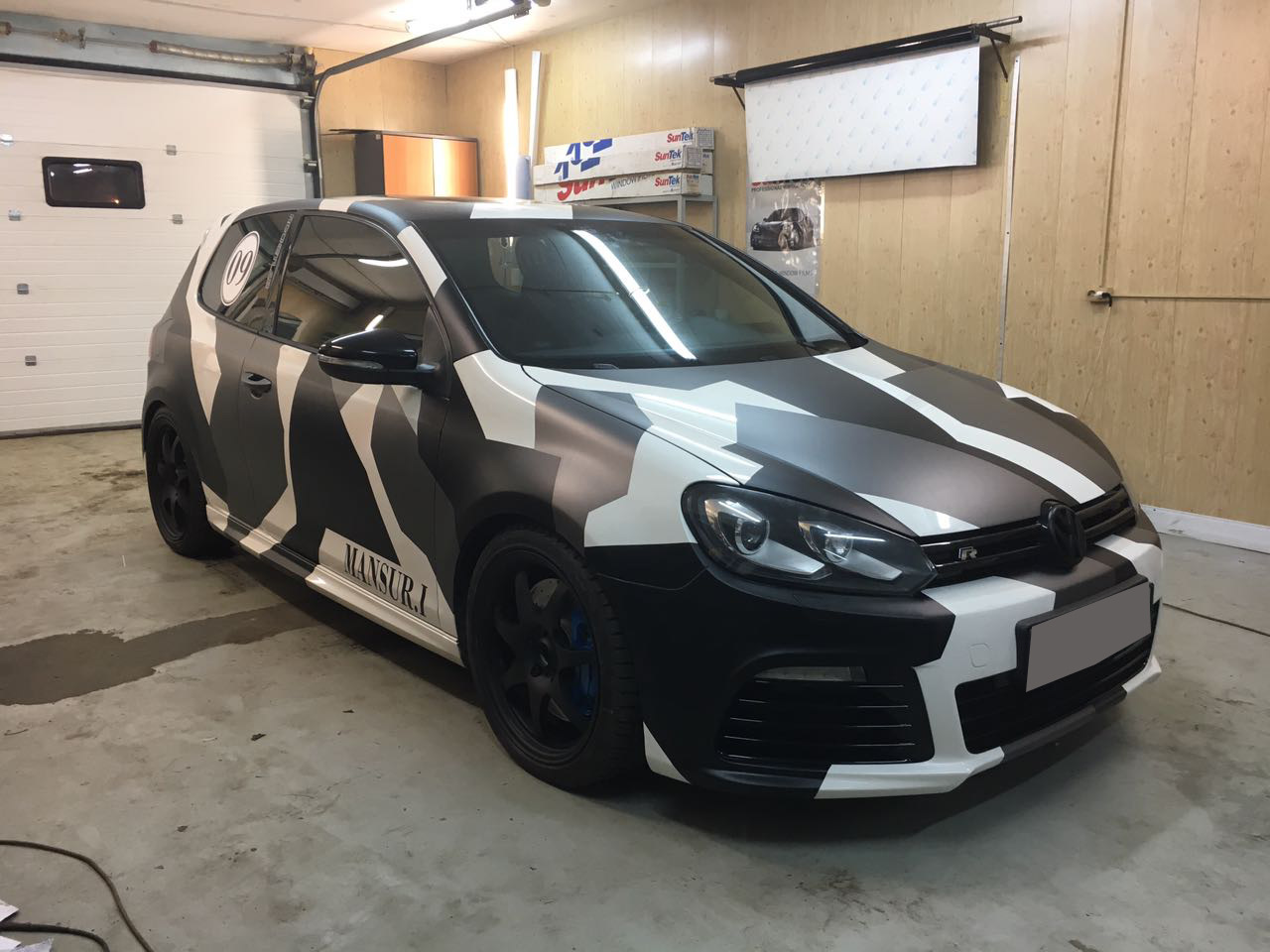 Volkswagen Golf R VI оклейка в стиле городской камуфляж — Dreams-auto на  DRIVE2