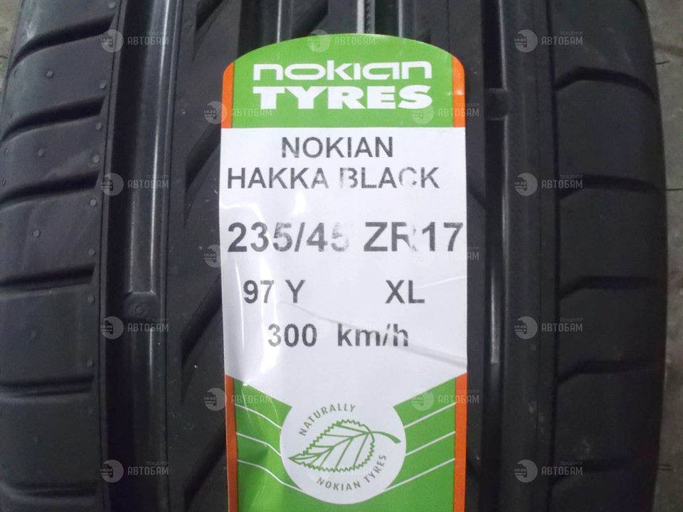 Nokian tyres 235 45 r17. Нокиан Хакка Блэк 235 45 17. Nokian Hakka Black 2 235/45 r17 боковой бортик. 750/50-26.5 Шина Nokian.