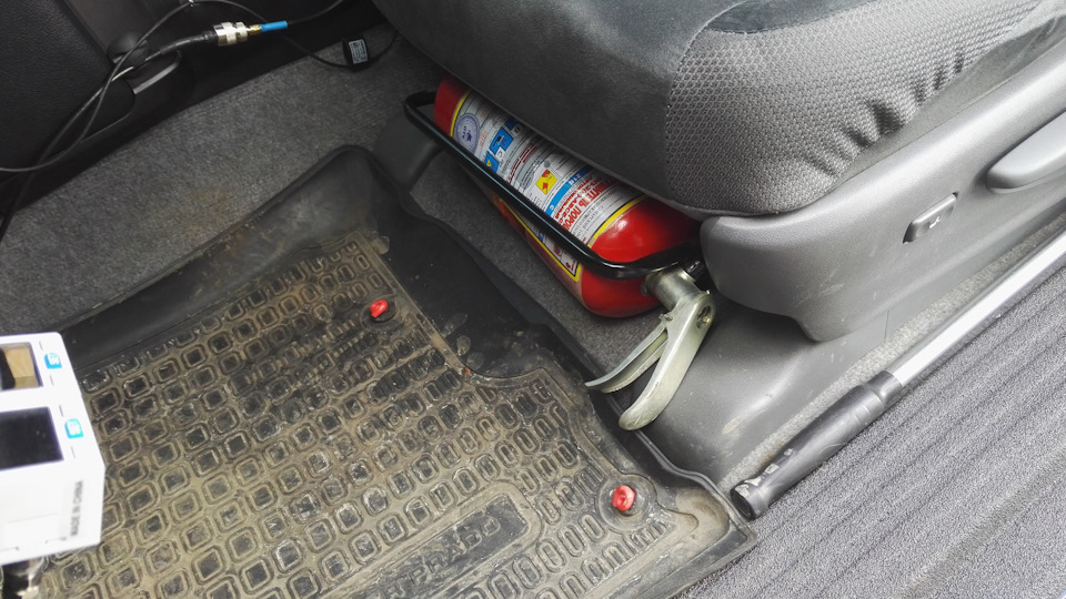 9913c1s 960 для чего нужны полозья в багажнике прадо 150