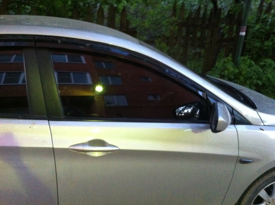 решился затонировать передние боковые стекла — Hyundai Solaris, 1,6 л ...