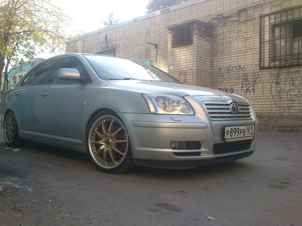 Toyota Avensis rays r17