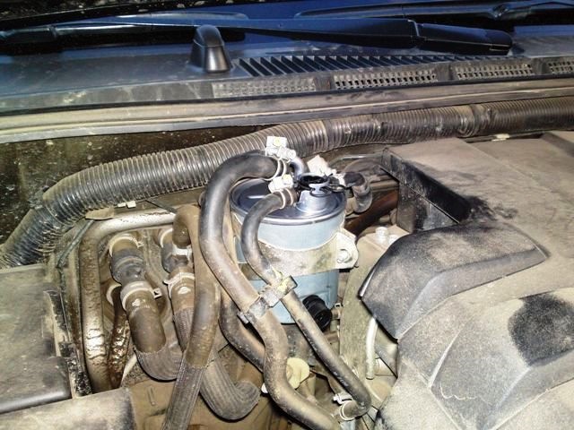 Топливник на месте. Ничего не прокачивал как и раньше, просто закачал шприцом топливо в фильтр. — Nissan Pathfinder (3G)