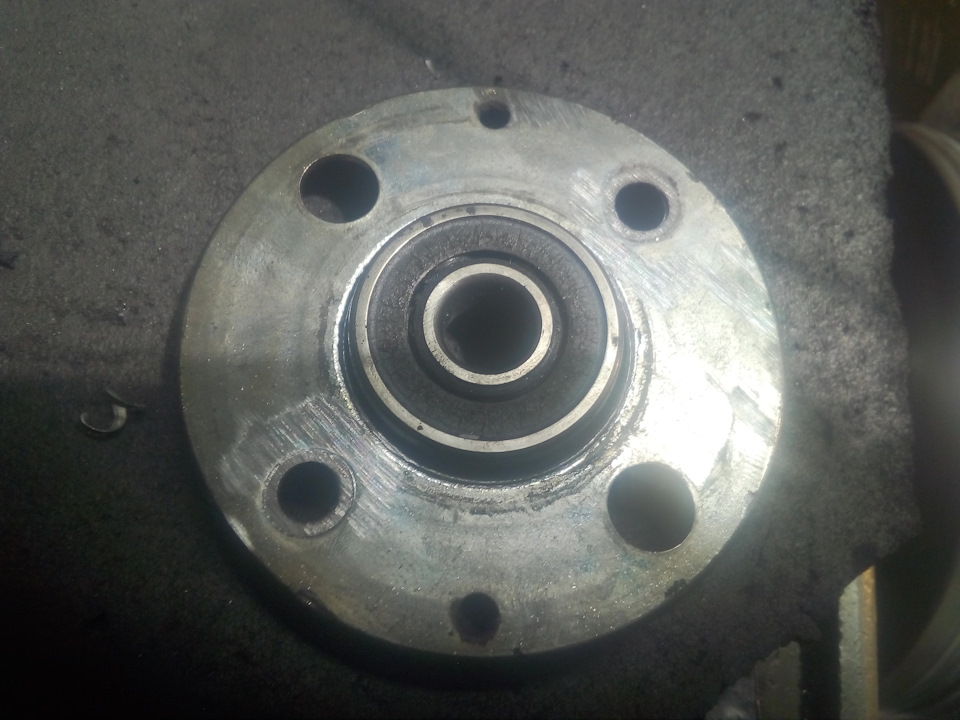 Подшипник натяжного ролика. — Nissan Almera II (N16), 1,5 л, 2002 года ...
