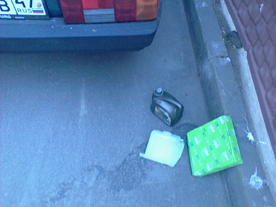 новая сцепуха;тосол, бачок расширительный — Lada 21099, 1,5 л, 1999 ...