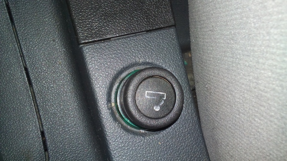 замена лампочки подсветки прикуривателя)) — Lada Приора седан, 1,6 л ...