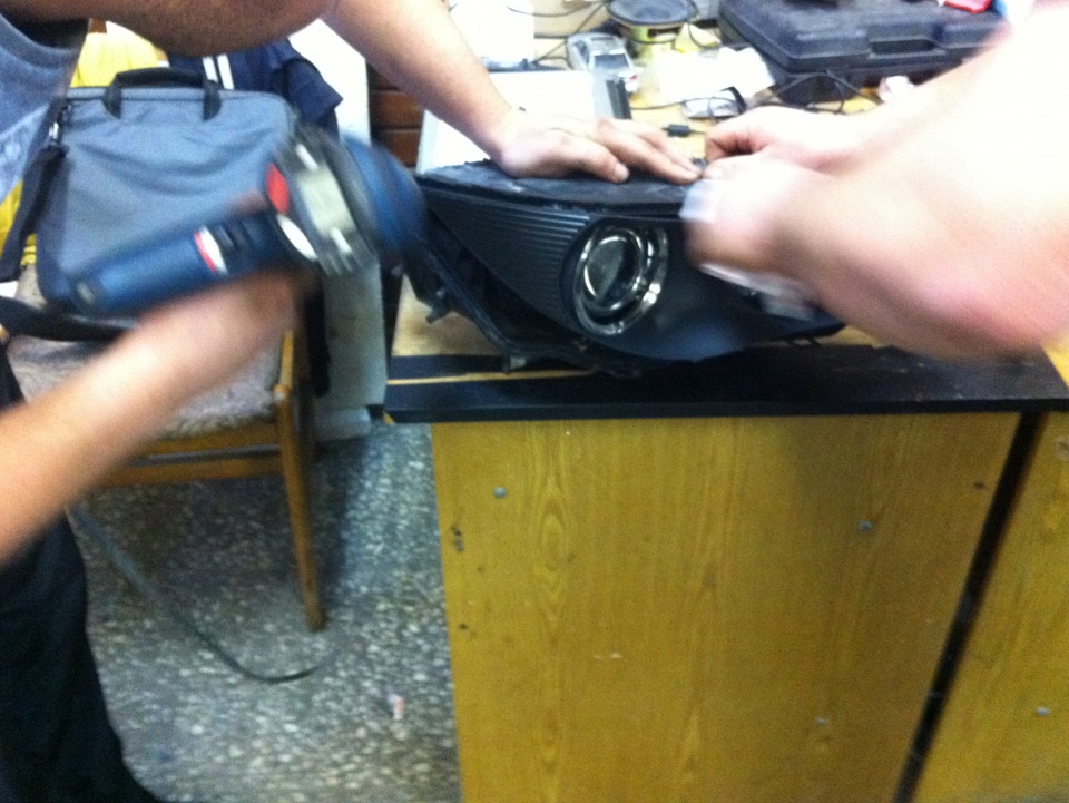 Потеют фары. — BMW 6 series (E63), 4,4 л, 2004 года | визит на сервис ...