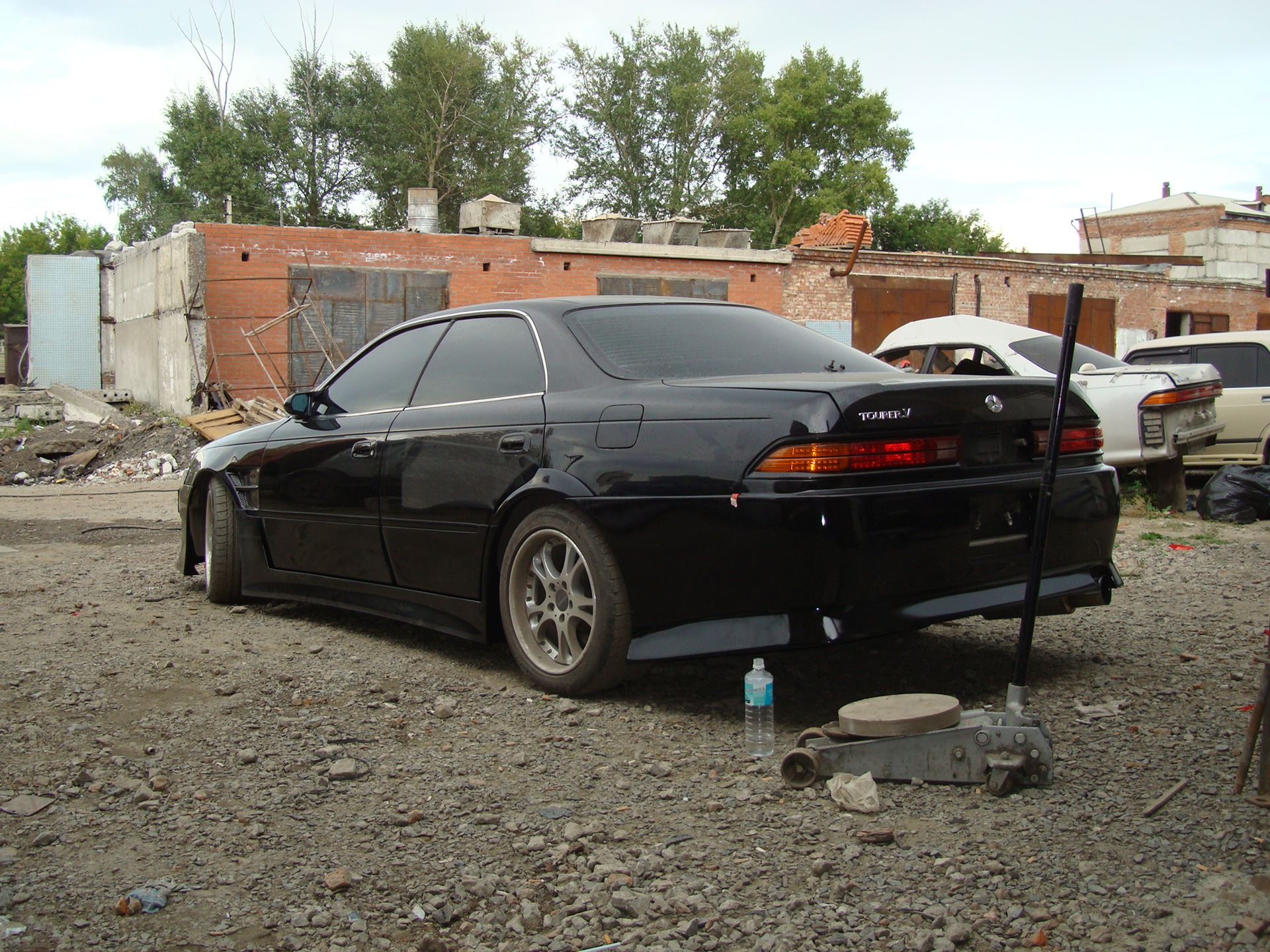 Assembly Process Day Two - Toyota Mark II 25L 1995