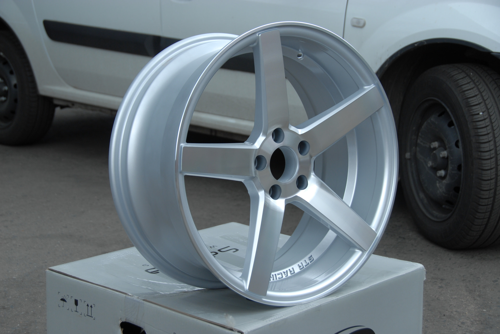 Колесный диск Vossen cv3