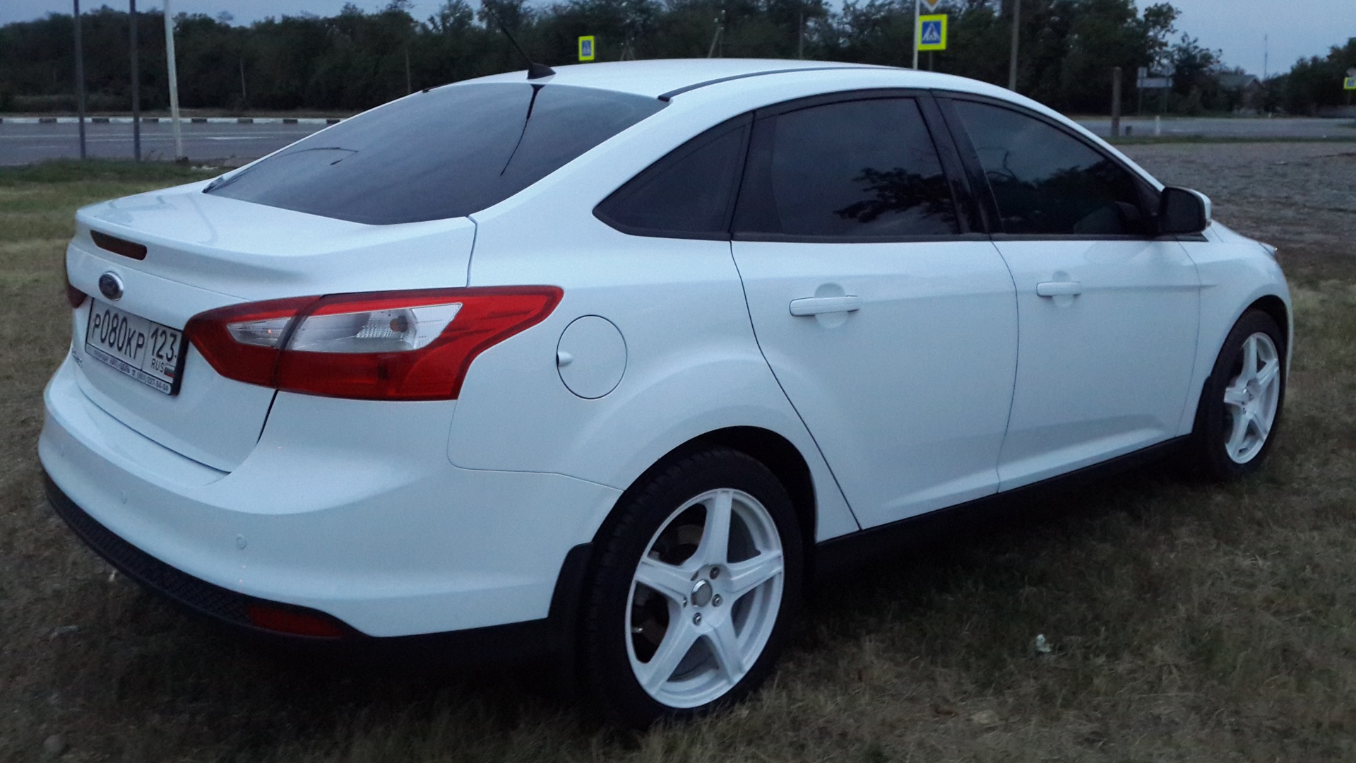 Ford Focus 3 седан белый 2012