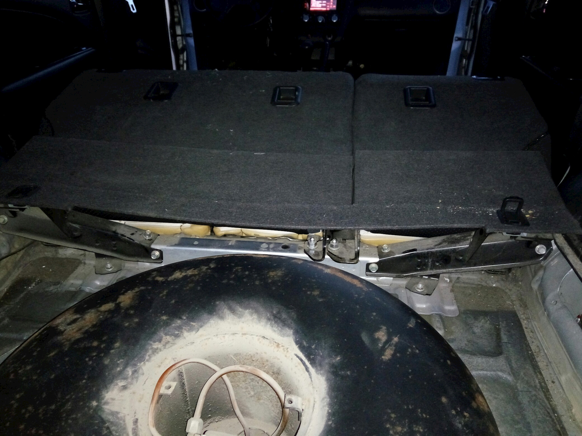 Нужна помощь. Как разобрать задние сиденья? — Mitsubishi Outlander (1G ...