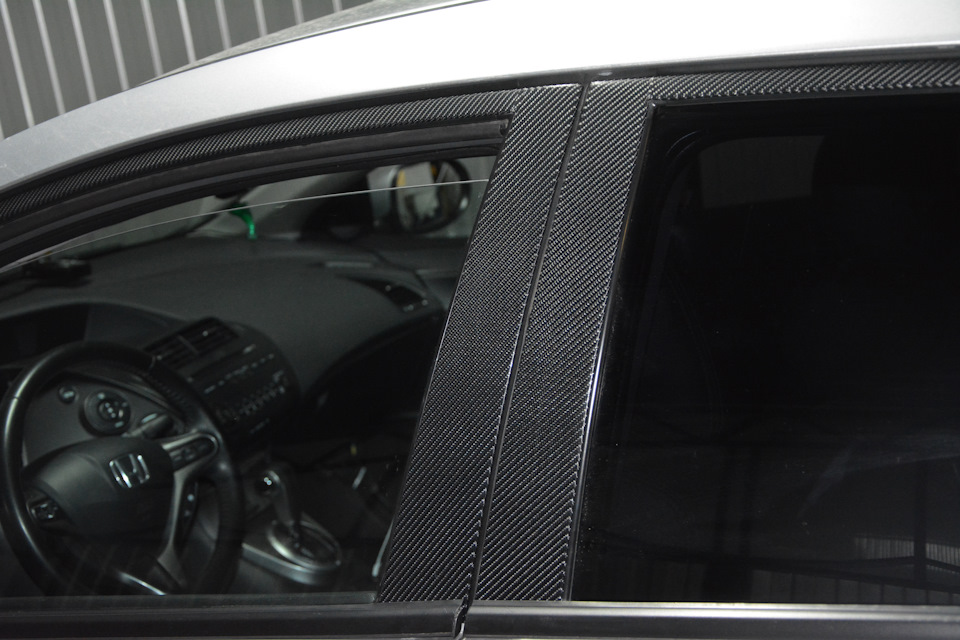 Перетяжка пленки двери — Honda Civic Hatchback (8G), 1,8 л, 2011 года ...