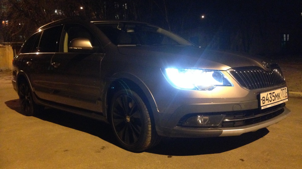 Skoda Superb Combi Outdoor Аметист металик