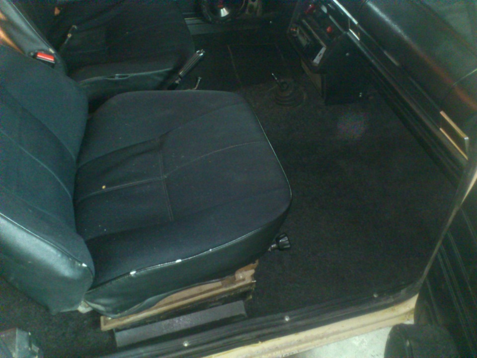 Замена линолеума на ковролин — Lada 2101, 1,5 л, 1972 года | стайлинг ...