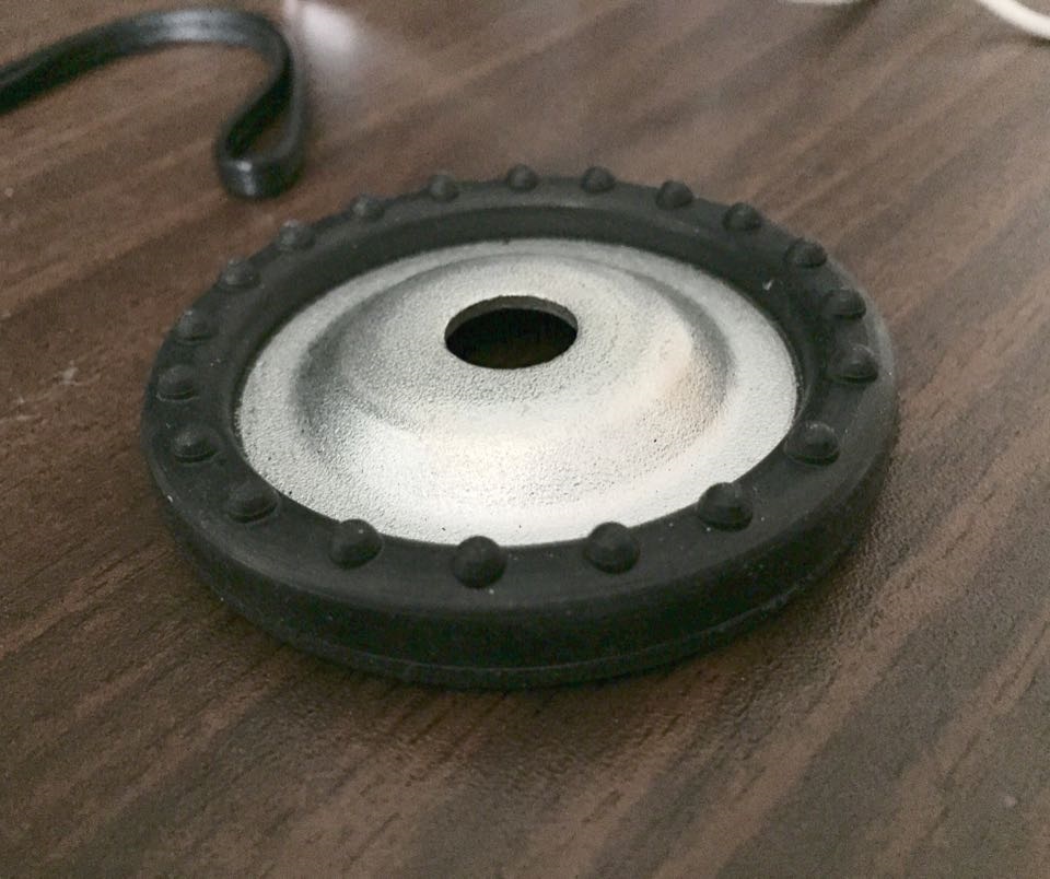 Может у кого есть верхняя опора крепления амортизатора — Opel Corsa D ...