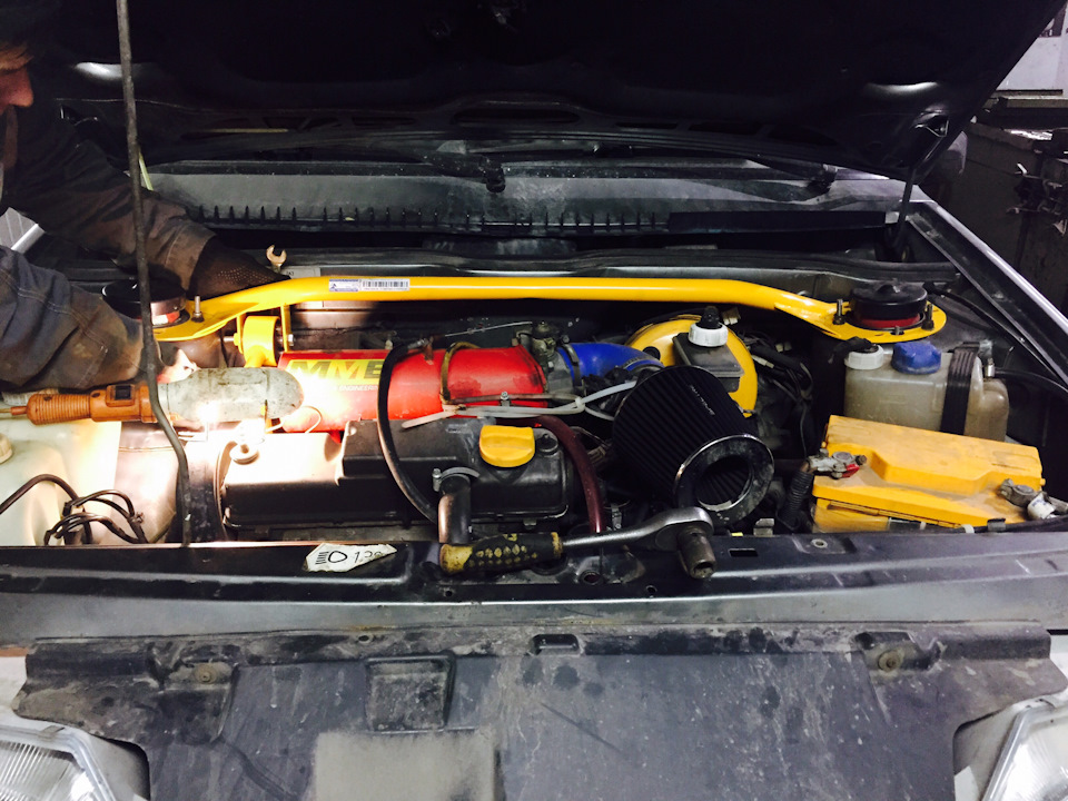 Установка распорки ТМ — Lada 2114, 1,5 л, 2005 года | тюнинг | DRIVE2