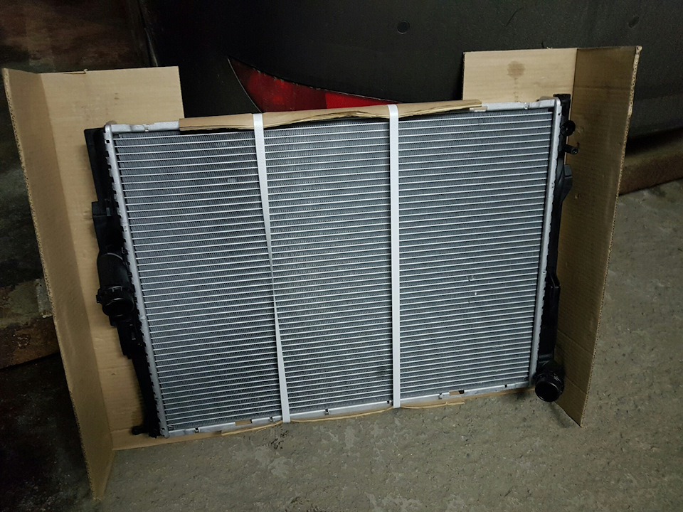 Радиатор куплен в кратчайшие сроки! — BMW 1 series Coupe (E82), 3 л ...