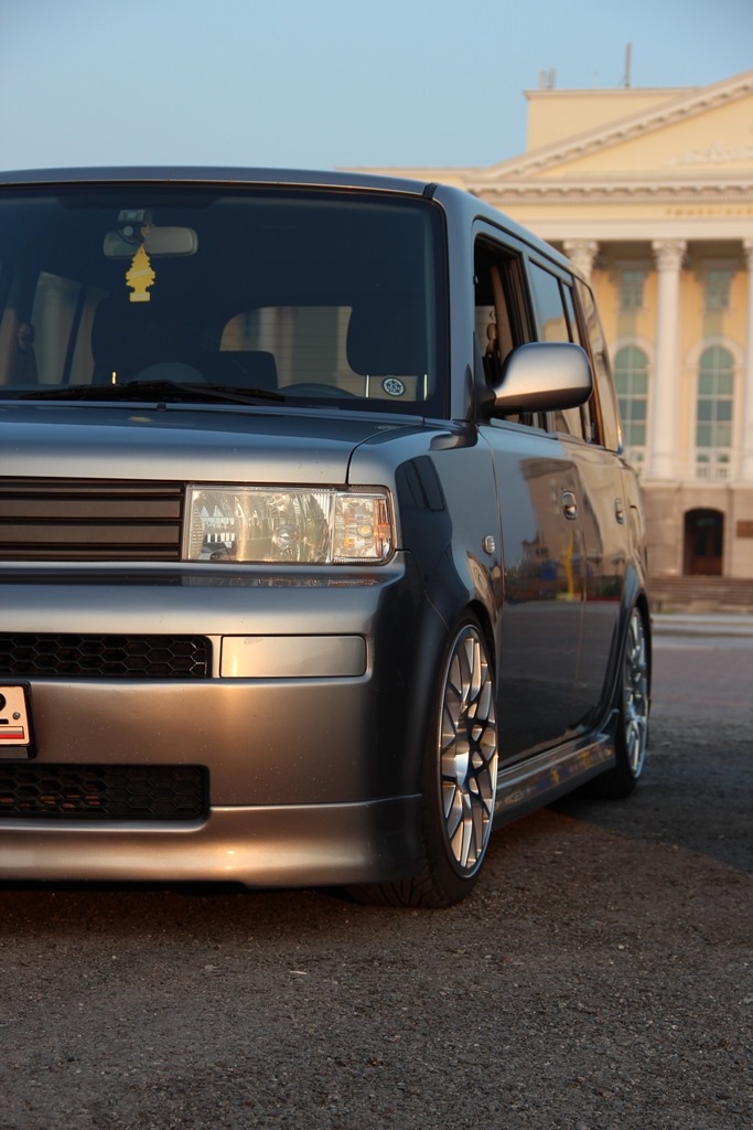 Scion XB 911