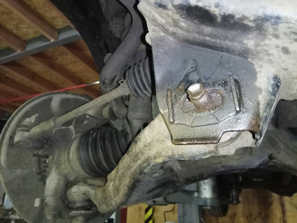 Открутить гайки это лишь малая часть успеха. — Toyota Fortuner (1G)