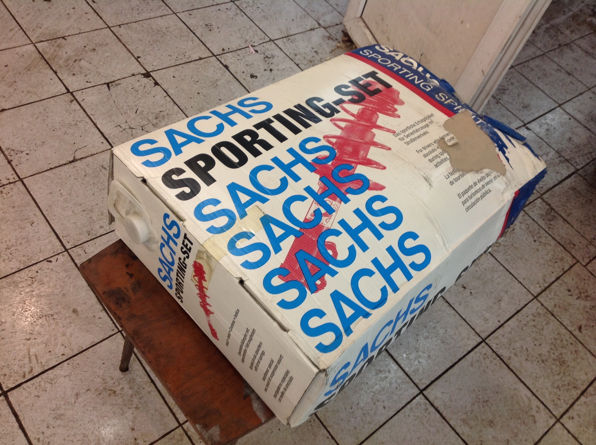 Джерси тигер велоспорт. Крикет и бейсбол отличия. Комплект тренировки для футбола. Sporting set. Форма joma футбольная для судей.