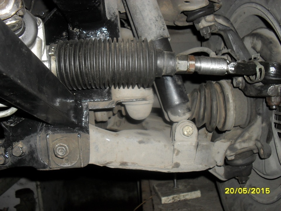 Крепление рулевой рейки иж ода 2126. Рулевая рейка на ниву 21213. Как установить рулевую рейку. Как установить рулевую рейку. Рулевая рейка ваз 2107 ода.