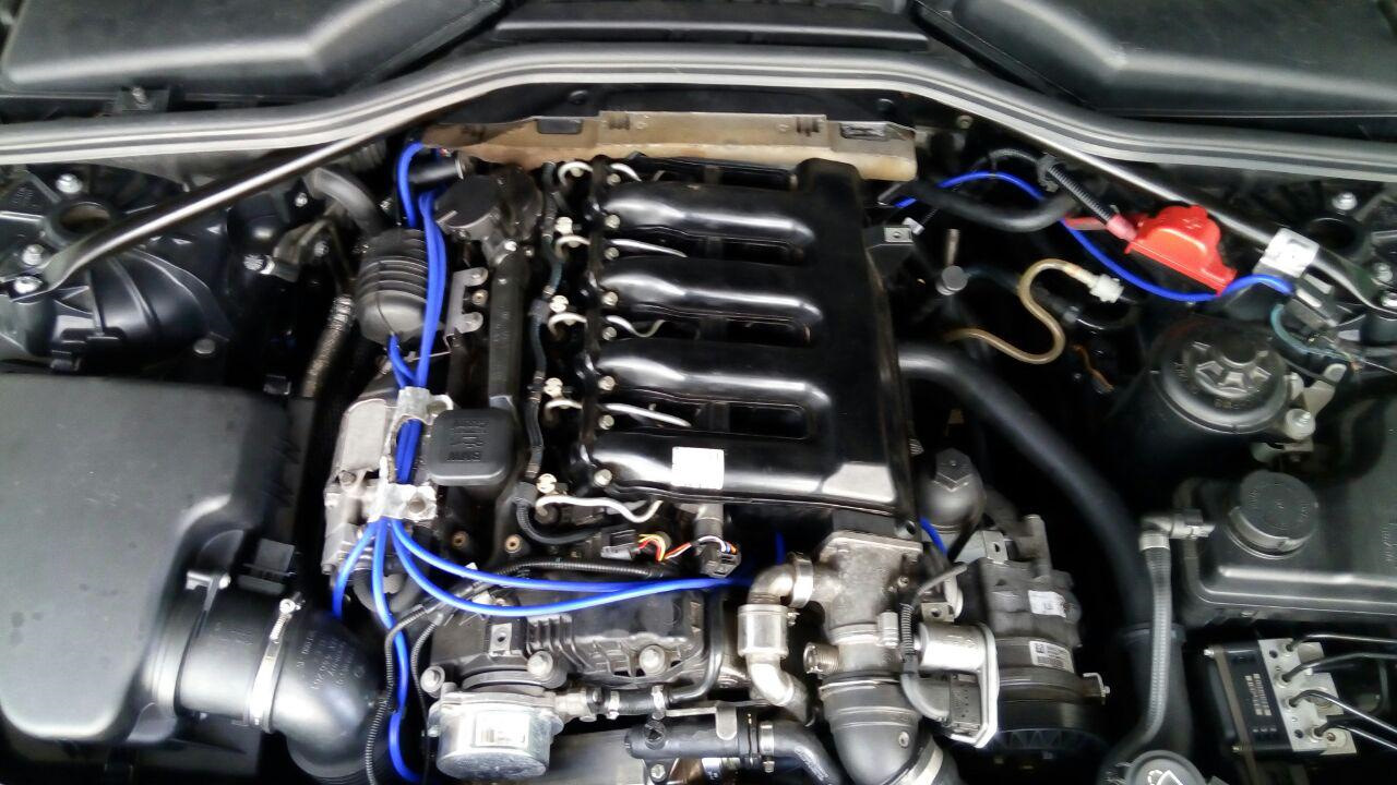 Трубки двигателя. BMW m57 вакуумная система. Трубка вакуумная м57. Вакуумный шланг м57 е70. Вакуумные шланги е53 м57.