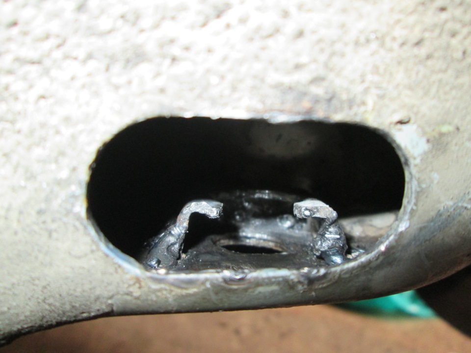 Ремонт закладной в ланжероне ( Прокручивается болт ) — Opel Combo C, 1 ...