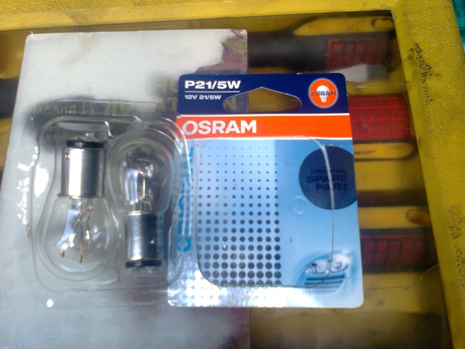 Замена задних лампочек габаритов и стопарей — Great Wall Deer, 2,2 л ...