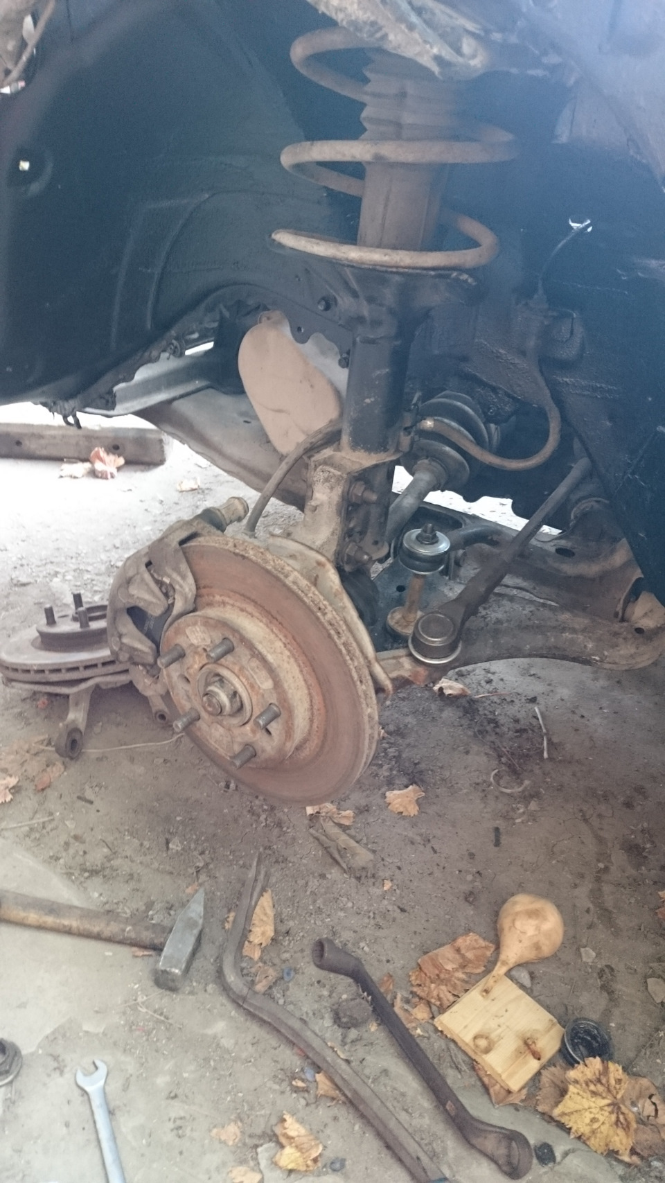 Опорники передних стоек — Mazda 626 III (GD), 2,2 л, 1988 года | своими ...