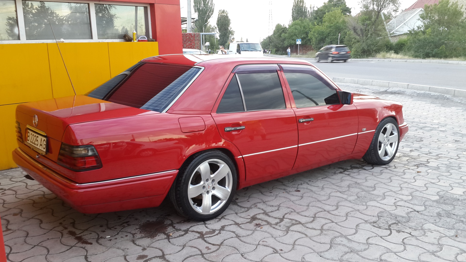 Мерседес w140 красный