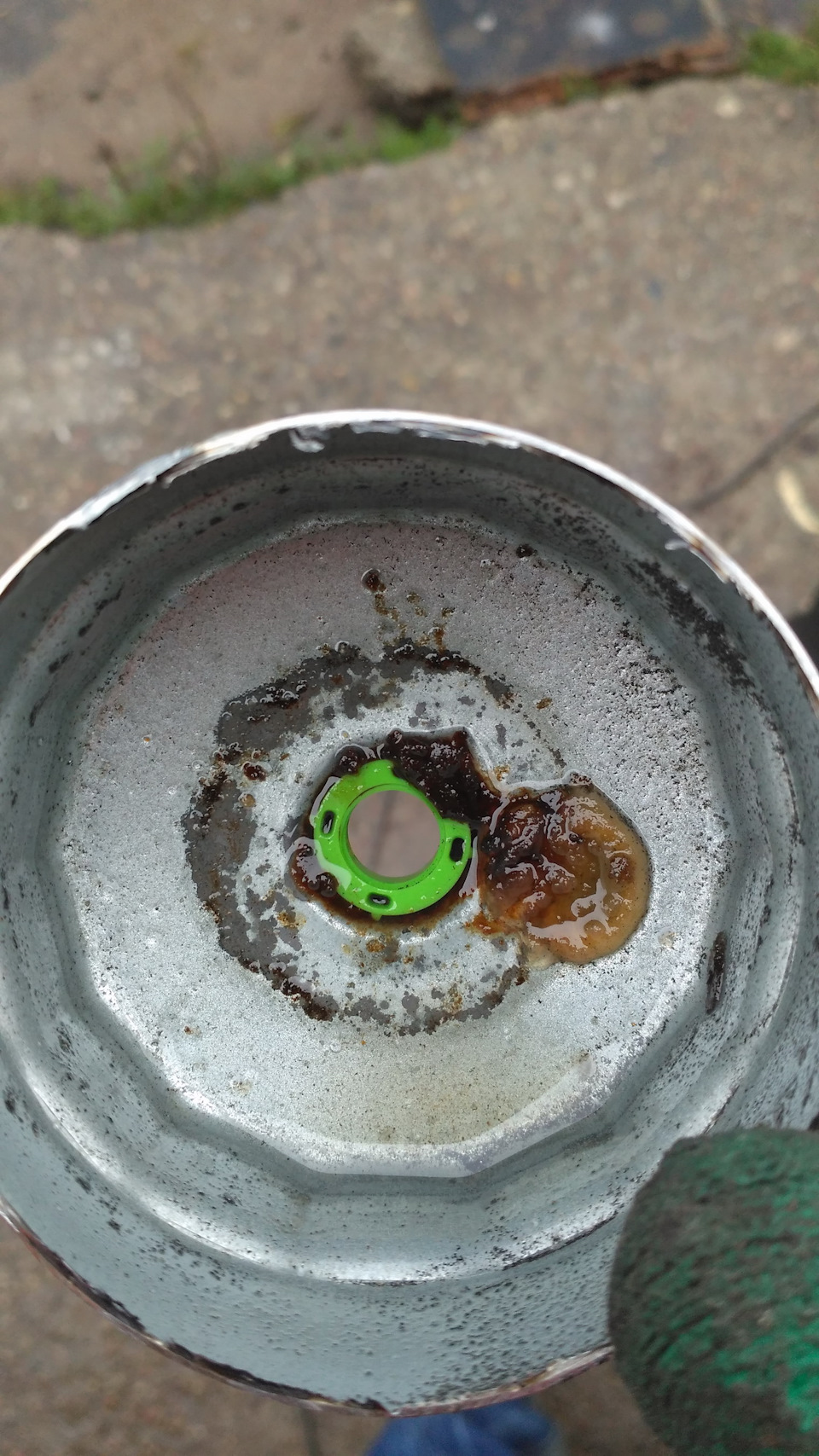 парафин. песок?, вода — KIA Ceed SW (1G)