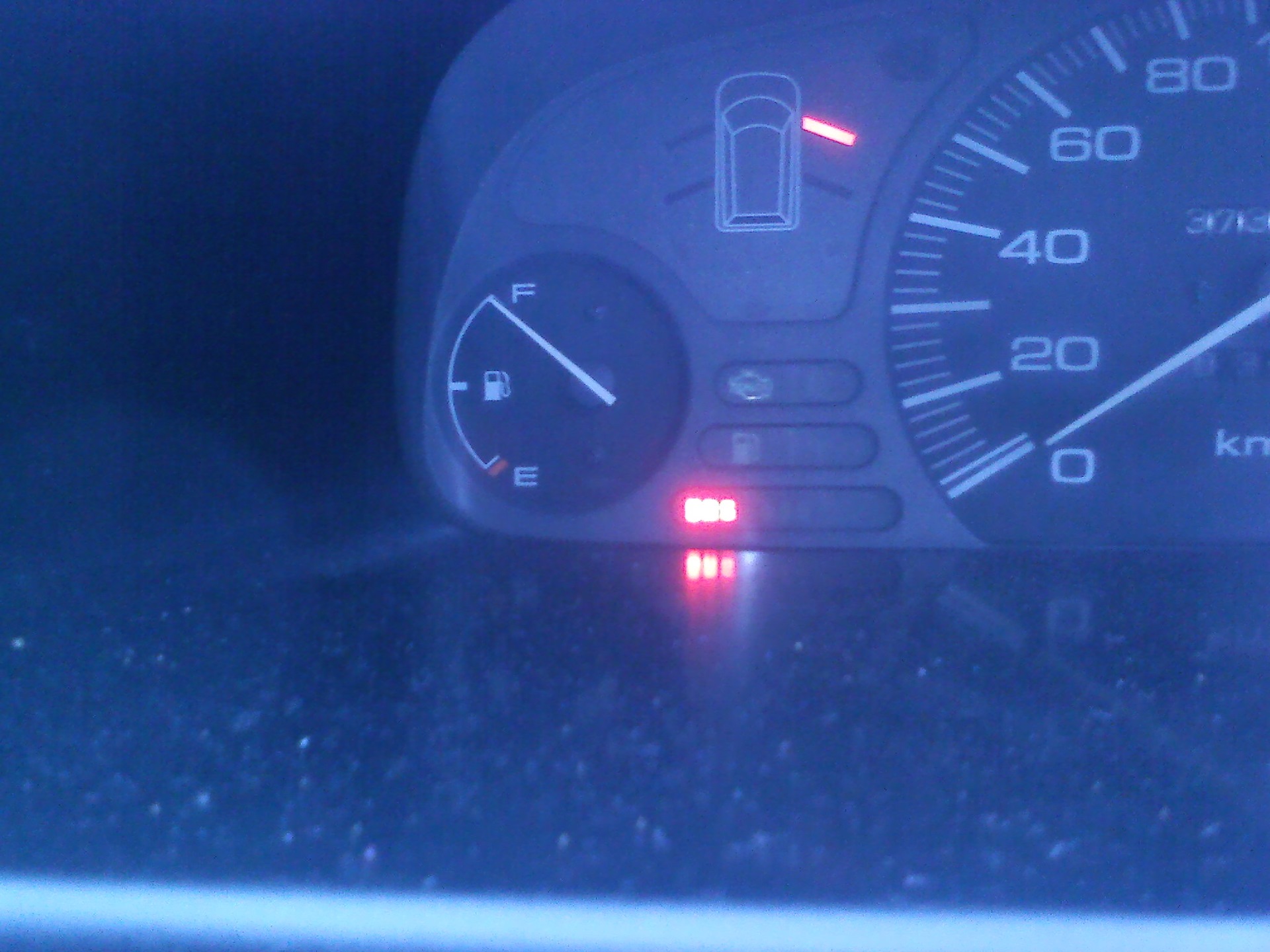 Лампа srs. Горит лампа srs. Горит лампа srs. Значок термометра ниссан марч не горит синим вообще. Горит лампа srs.