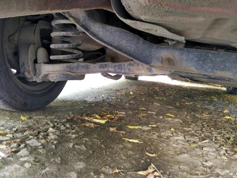 Сбежала стойка "стаба" — Ford Focus Hatchback II, 1,8 л, 2006 года ...