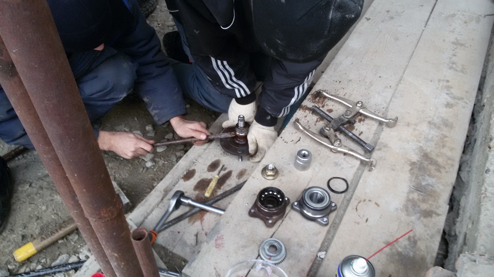 меняем ступичный подшипник — Mitsubishi Legnum, 1,8 л, 1997 года ...